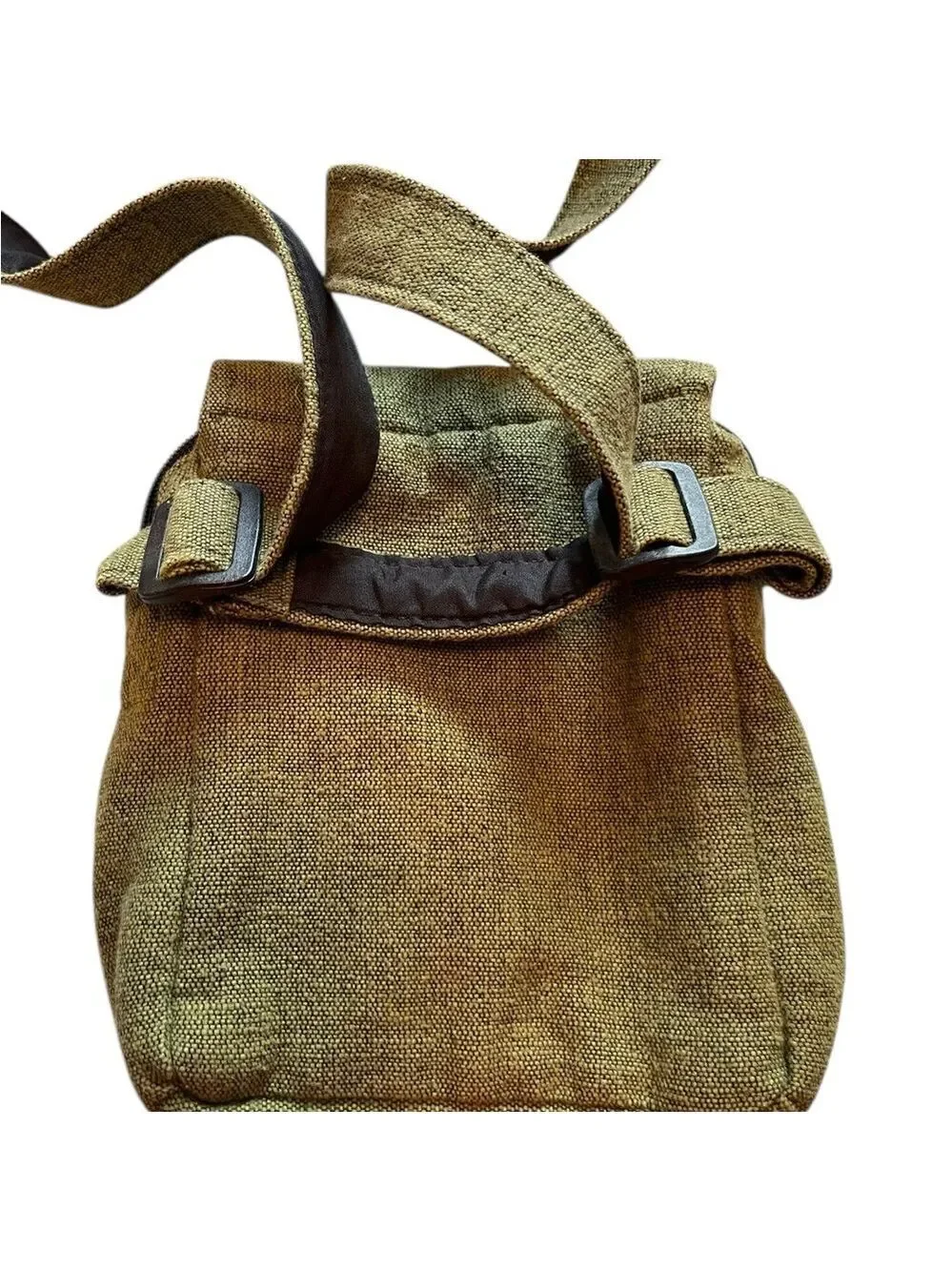 EARTH'S ELEMENTS Women’s Green Crossbody Purse Passport Bag